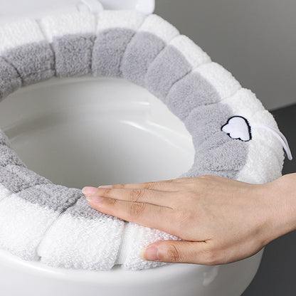 Polyester toilet seat cover for cold weather